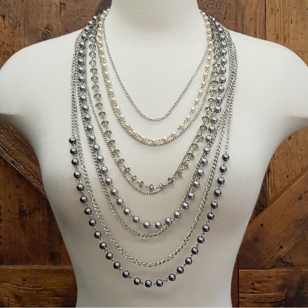 Silver Beaded
Layer Necklace NWT